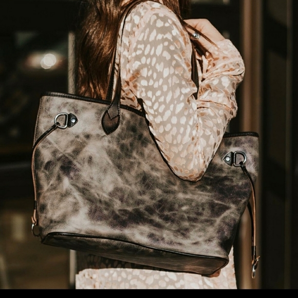 Freebird by Steven Mara Tote Bag Stone Multi - Picture 1 of 16